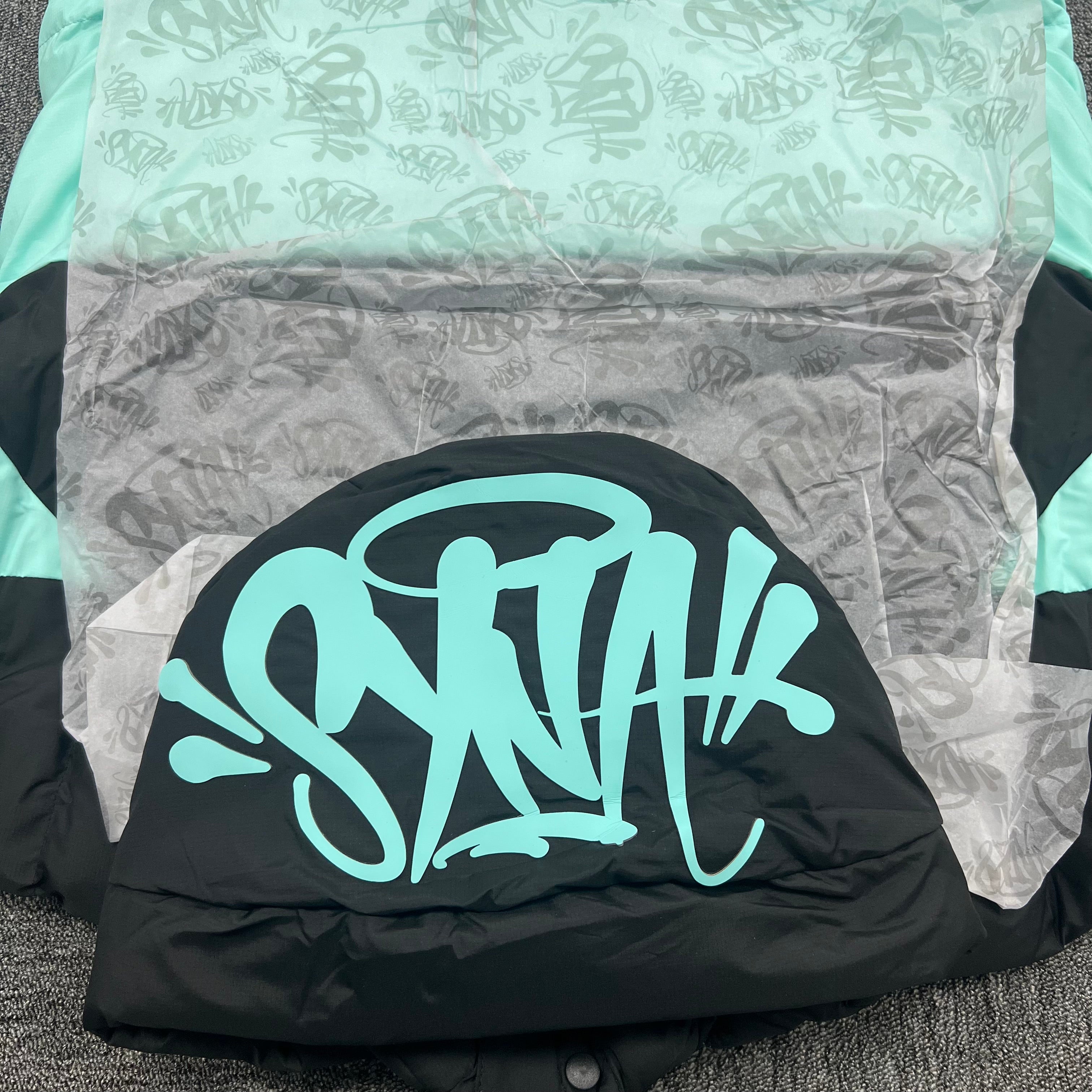 Syna Down Puffer Jacket - Black/Teal