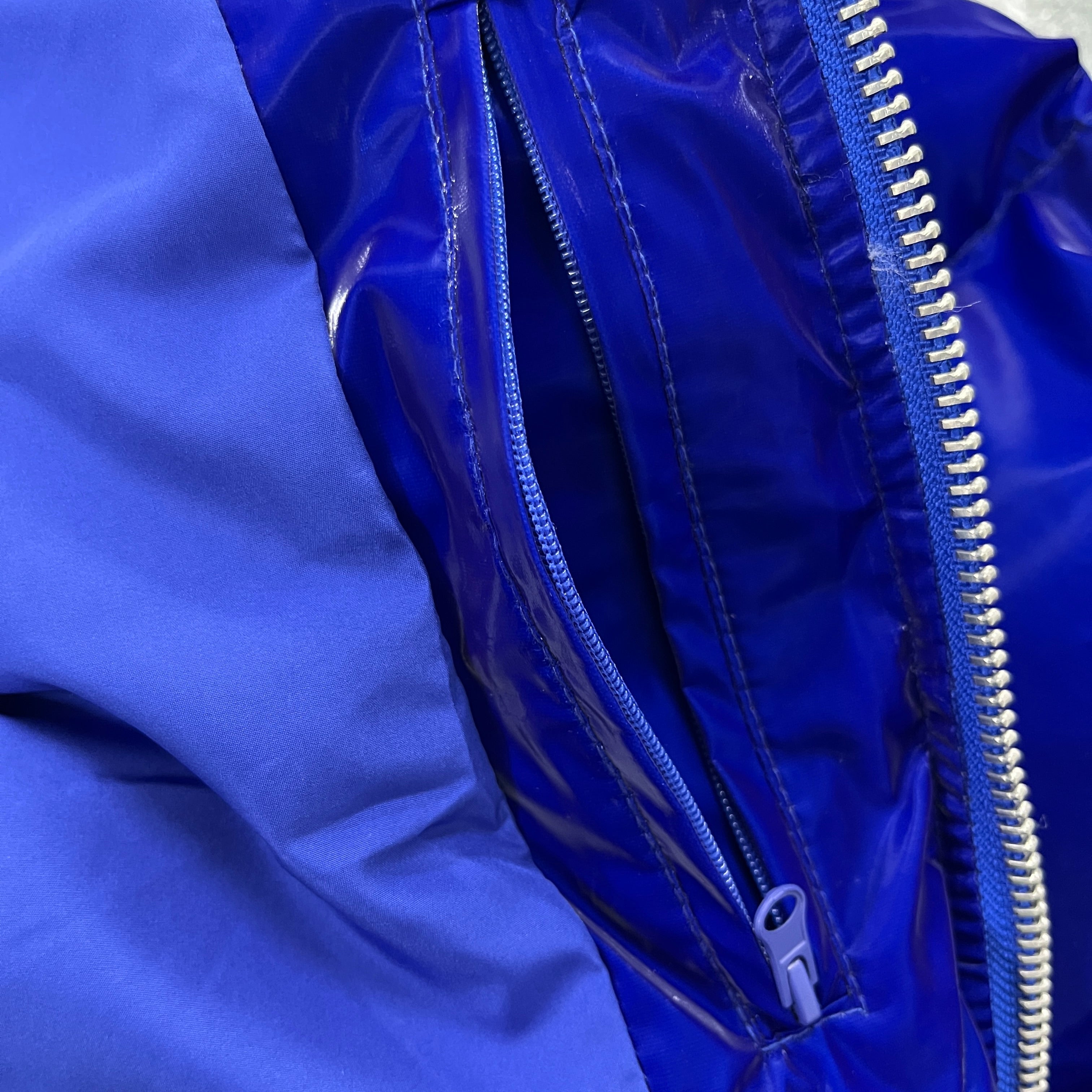 Shiny Blue T Detachable Puffer (NEW SEASON)