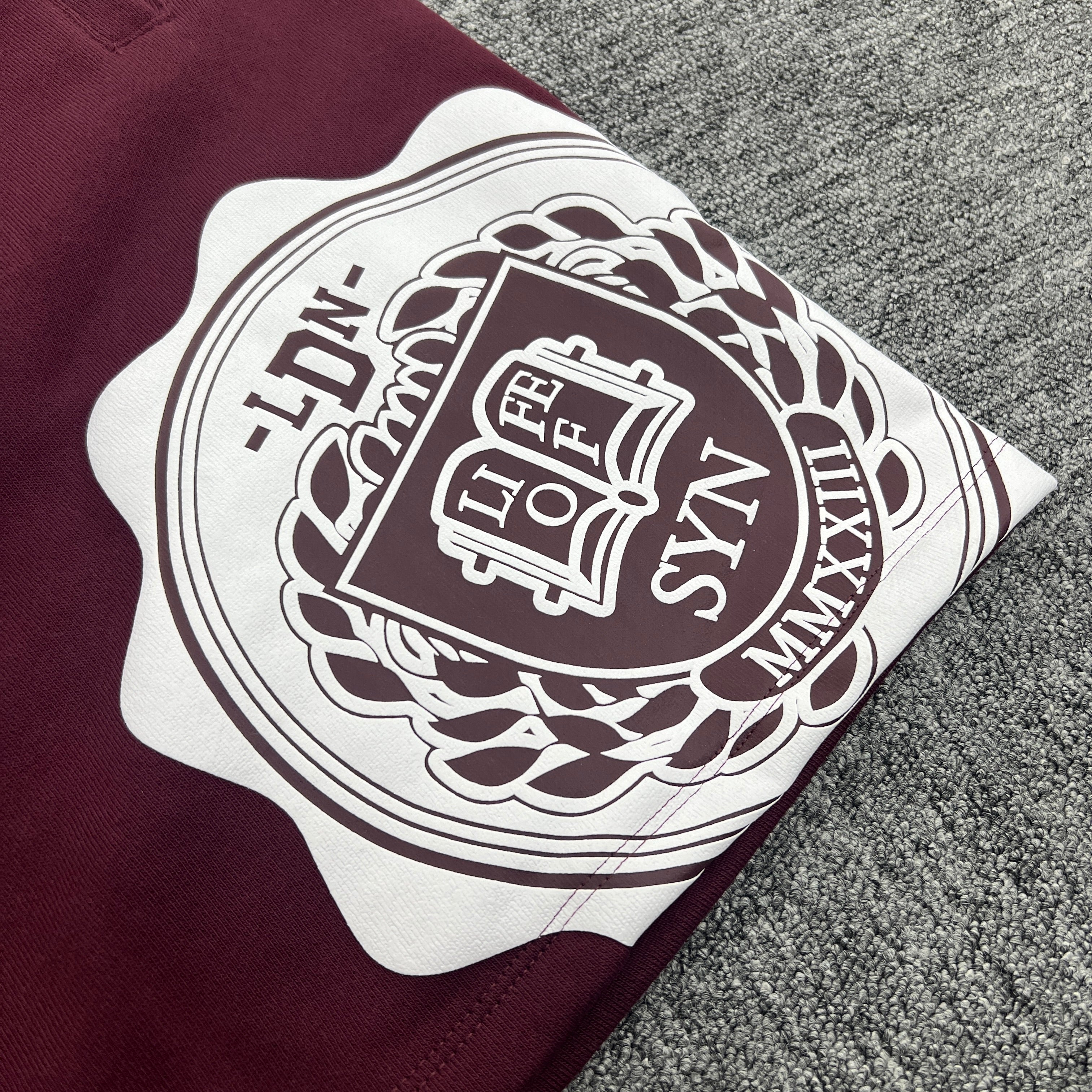 SYNA VARSITY CREW SHORT- MAROON