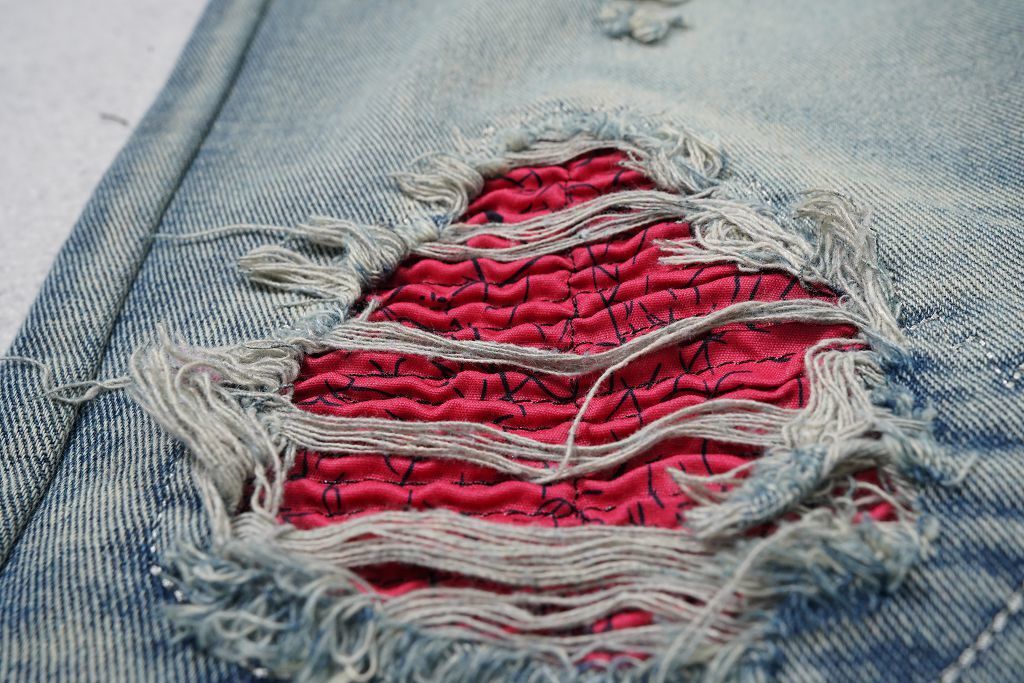AMlRI BLUE/GREY JEANS RED PATCHS
