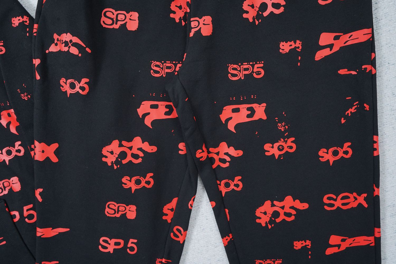 FULL SP5DER TRACKSUIT BLACK AND RED FULL PRINT