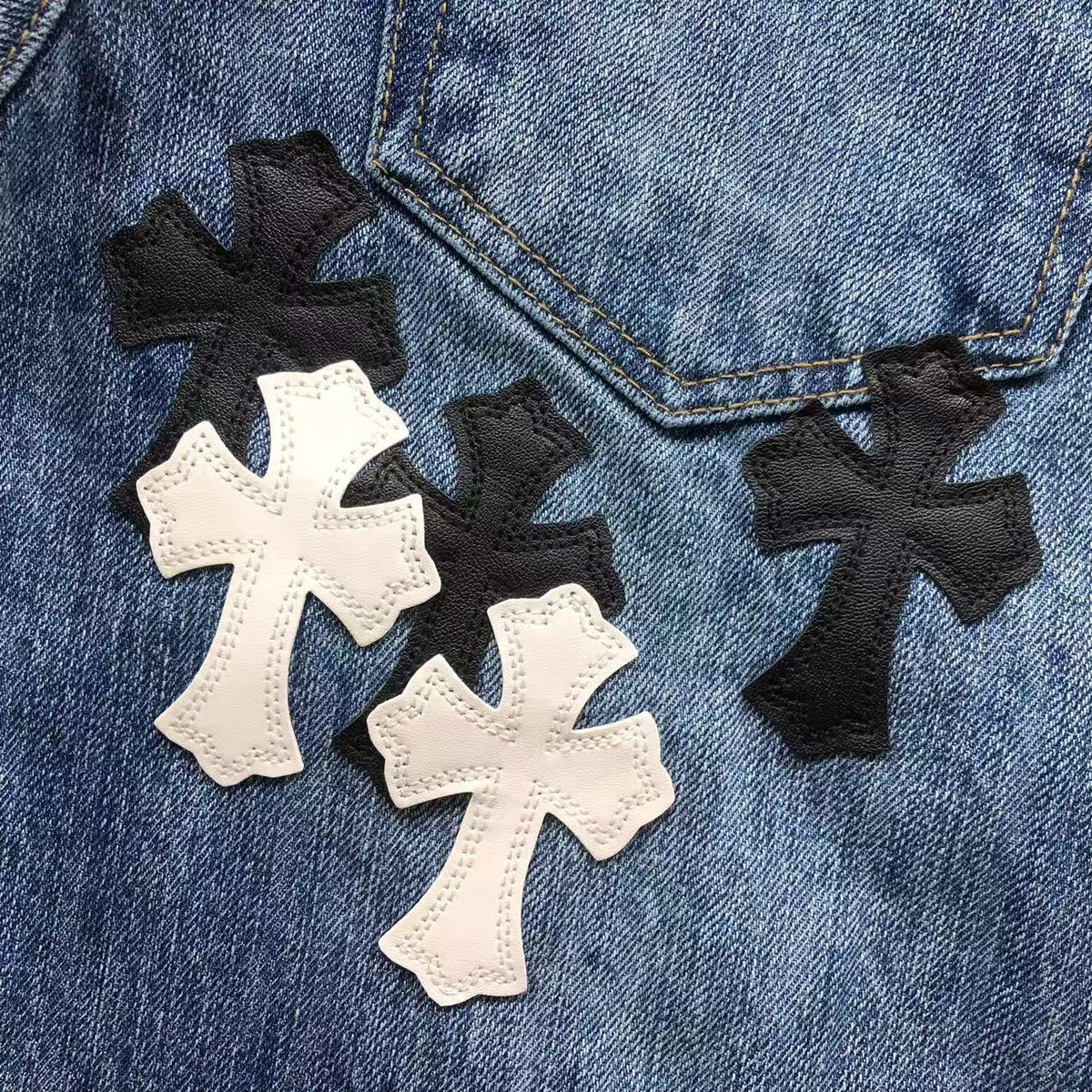 CHROME DARK BLUE JEANS BLAKC WHITE CROSS