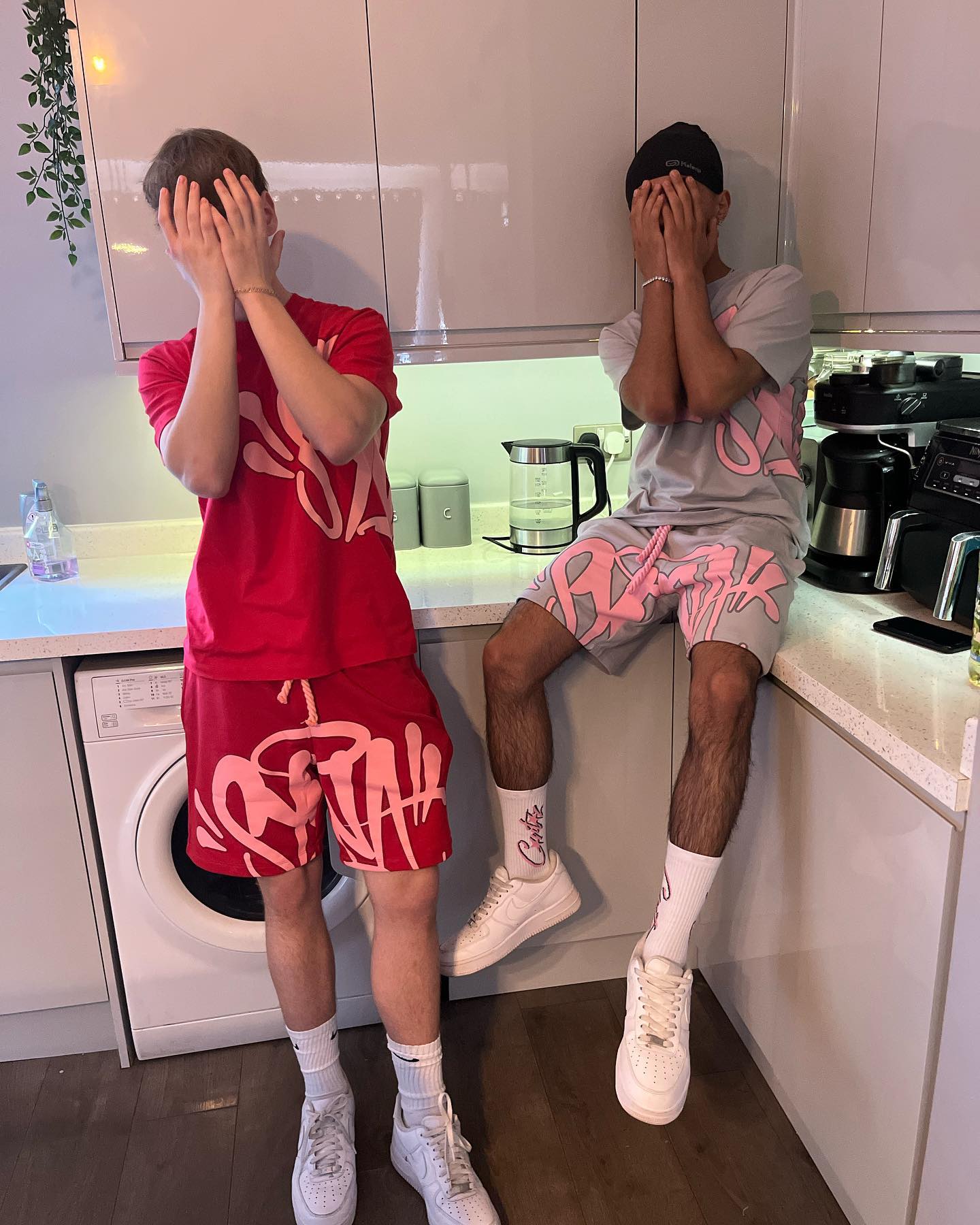 Red SYNAWORLD Full Short Set