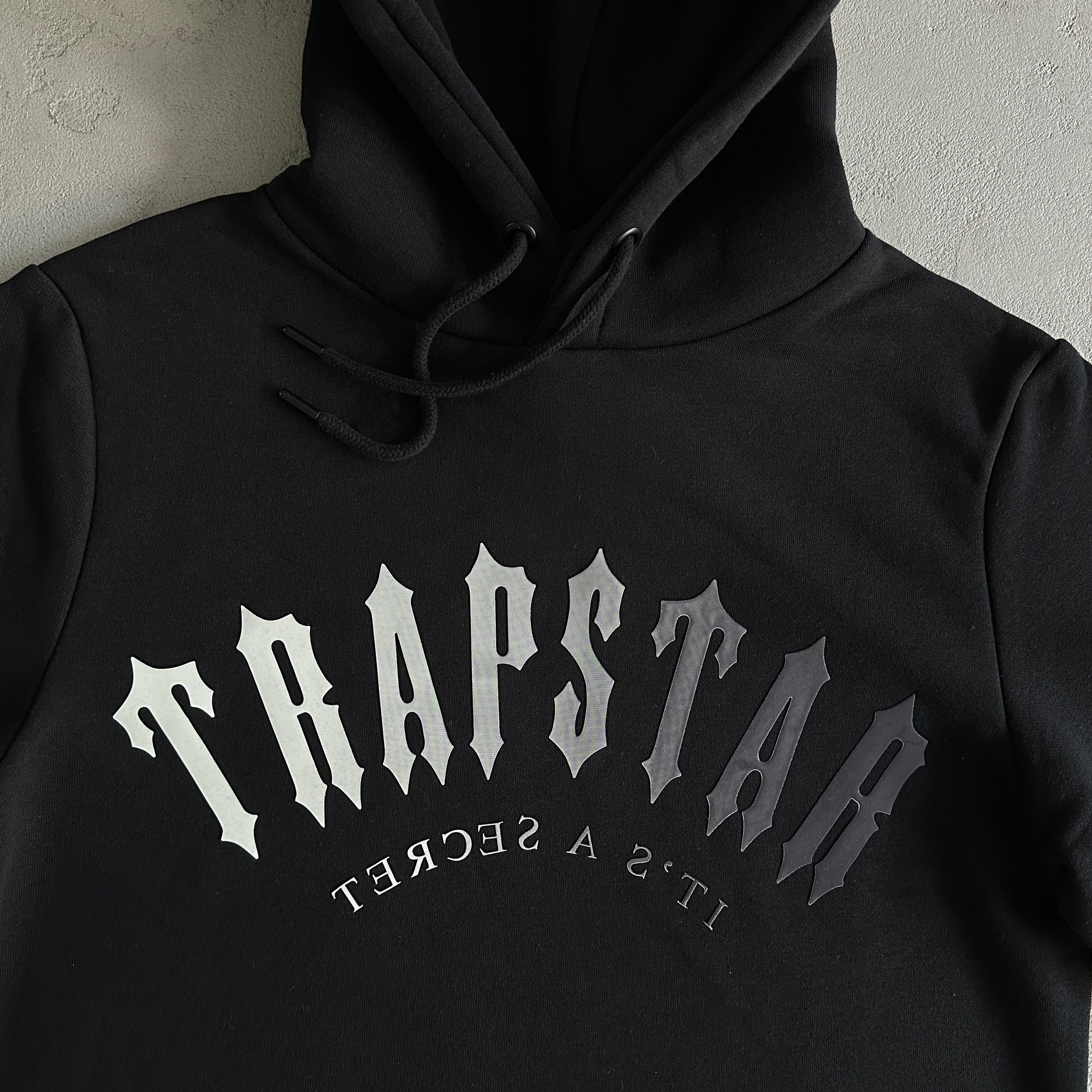 Trapstar Irongate Arch Gel Tracksuit - Black/white