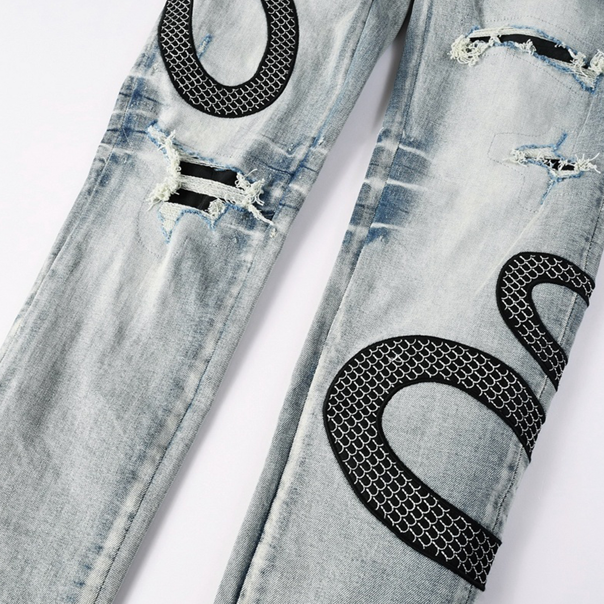 BLUE JEANS BLACK SNAKE