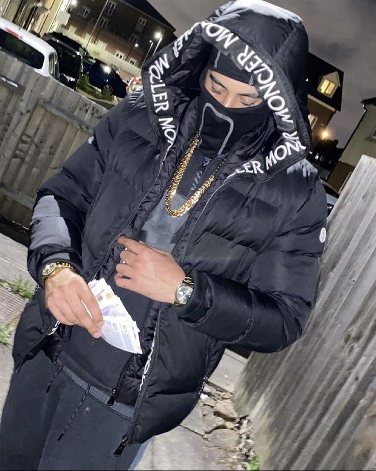 MNCLR Black Puffer - logo hood