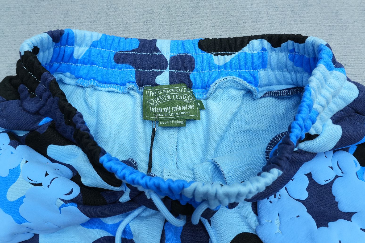 TEARS SHORTS BLUE