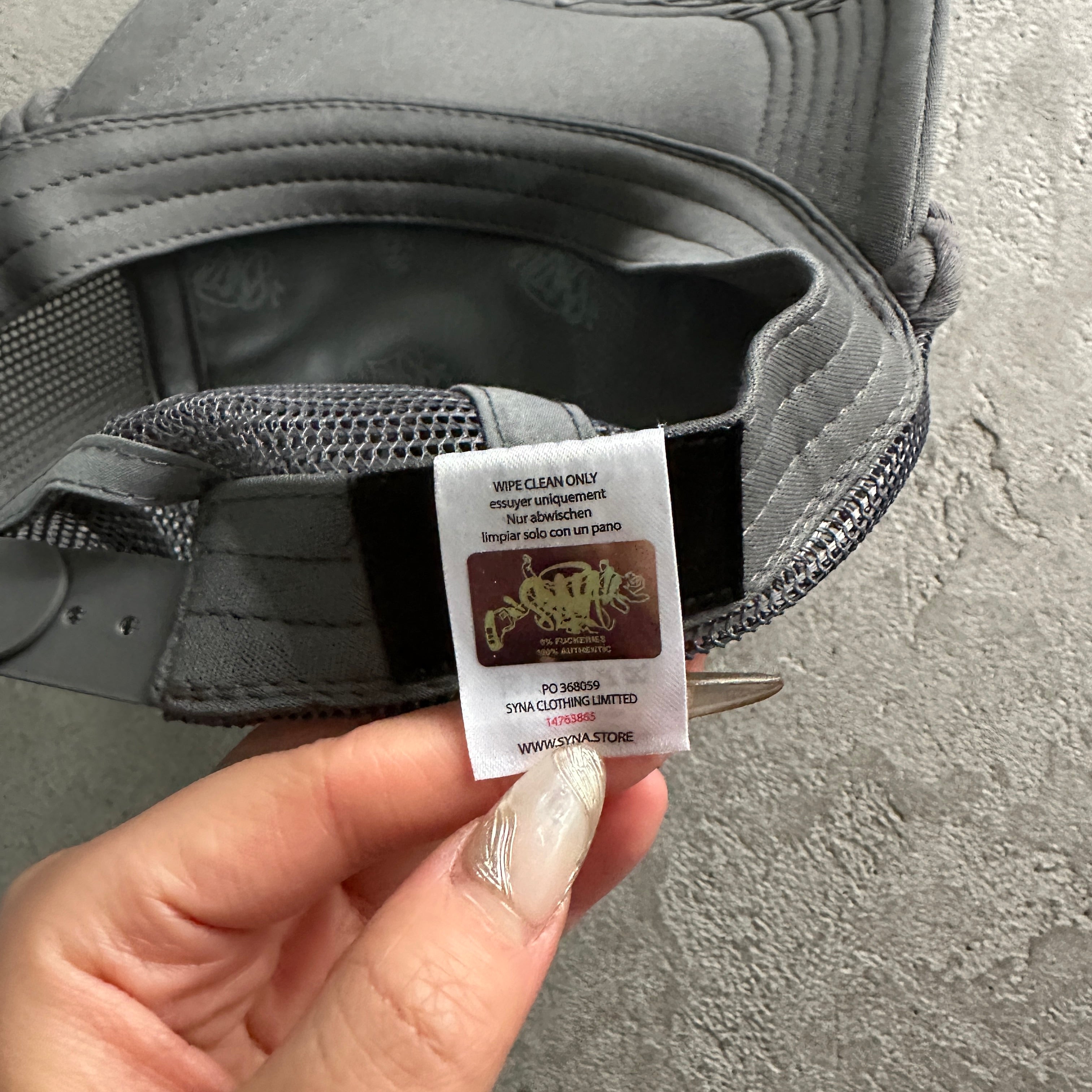 SYNA TRUCKER CAP [GREY]