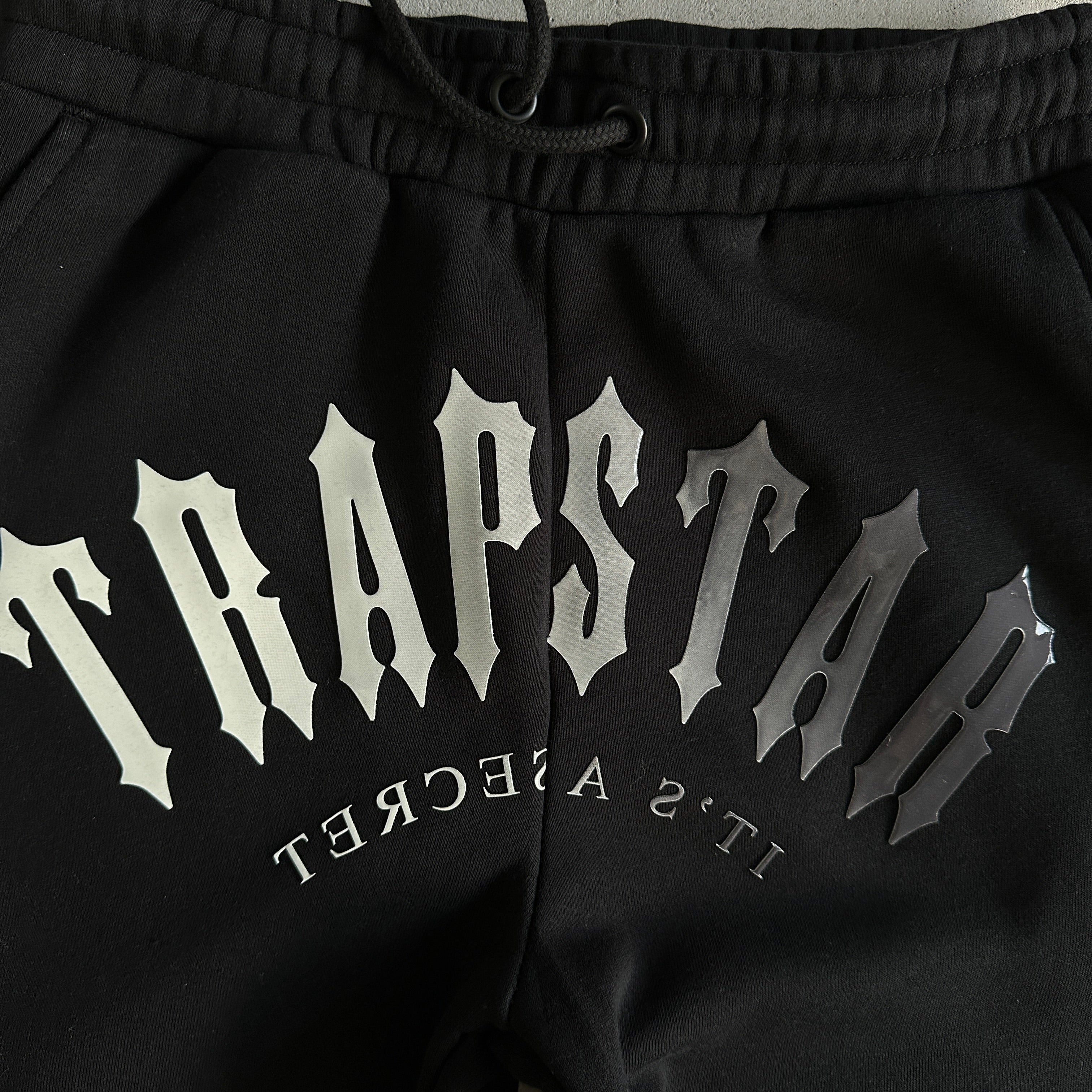 Trapstar Irongate Arch Gel Tracksuit - Black/white