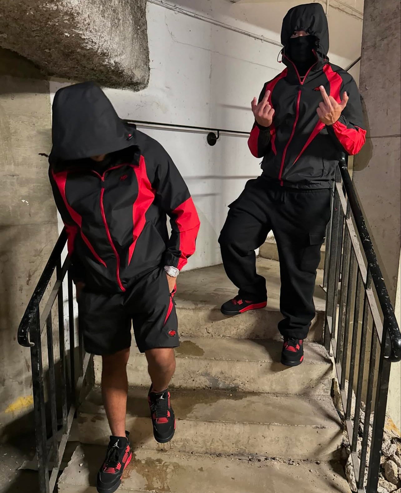 SYNA VORTEX TRACK TOP- BLACK & RED