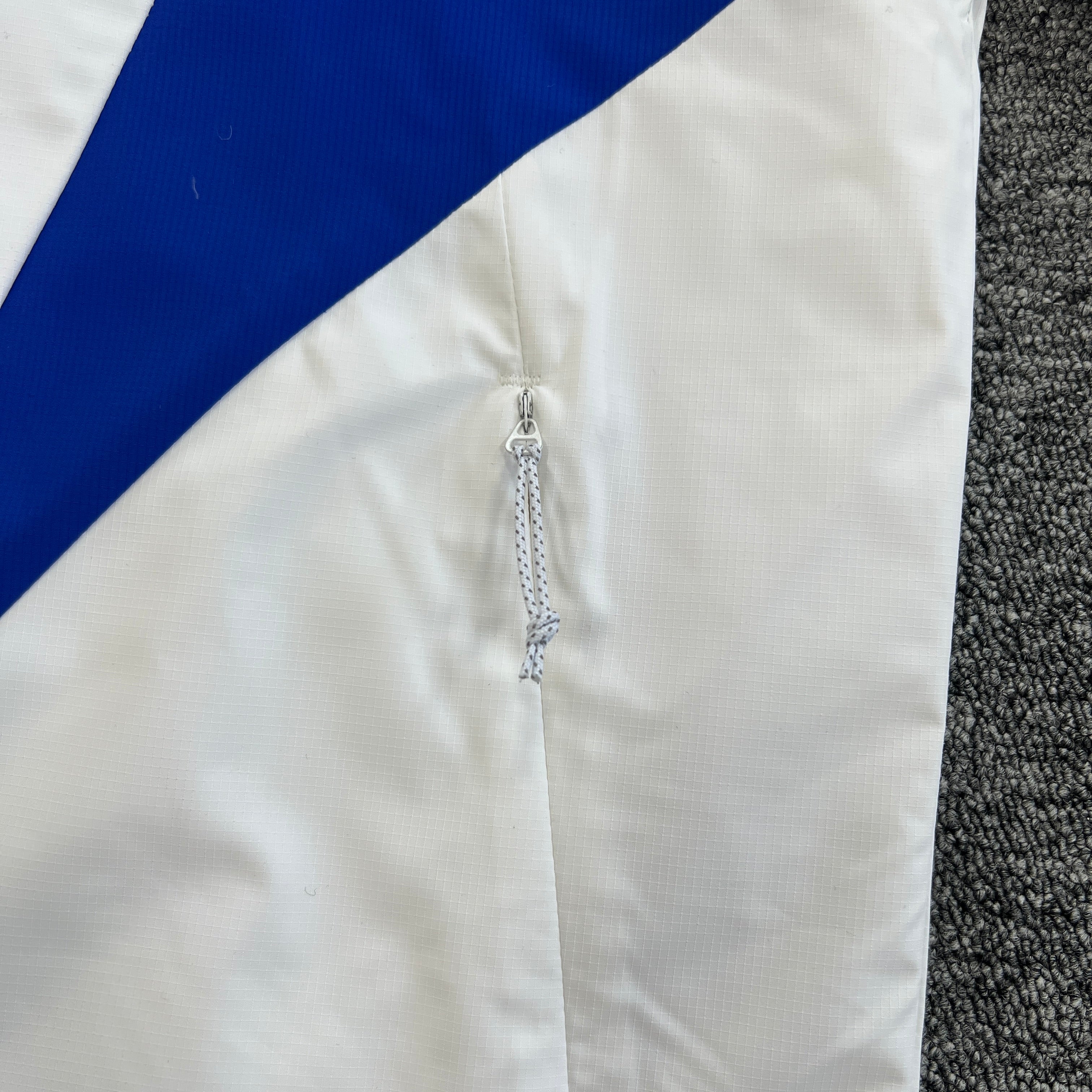 SYNA VORTEX TRACK TOP- WHITE & BLUE