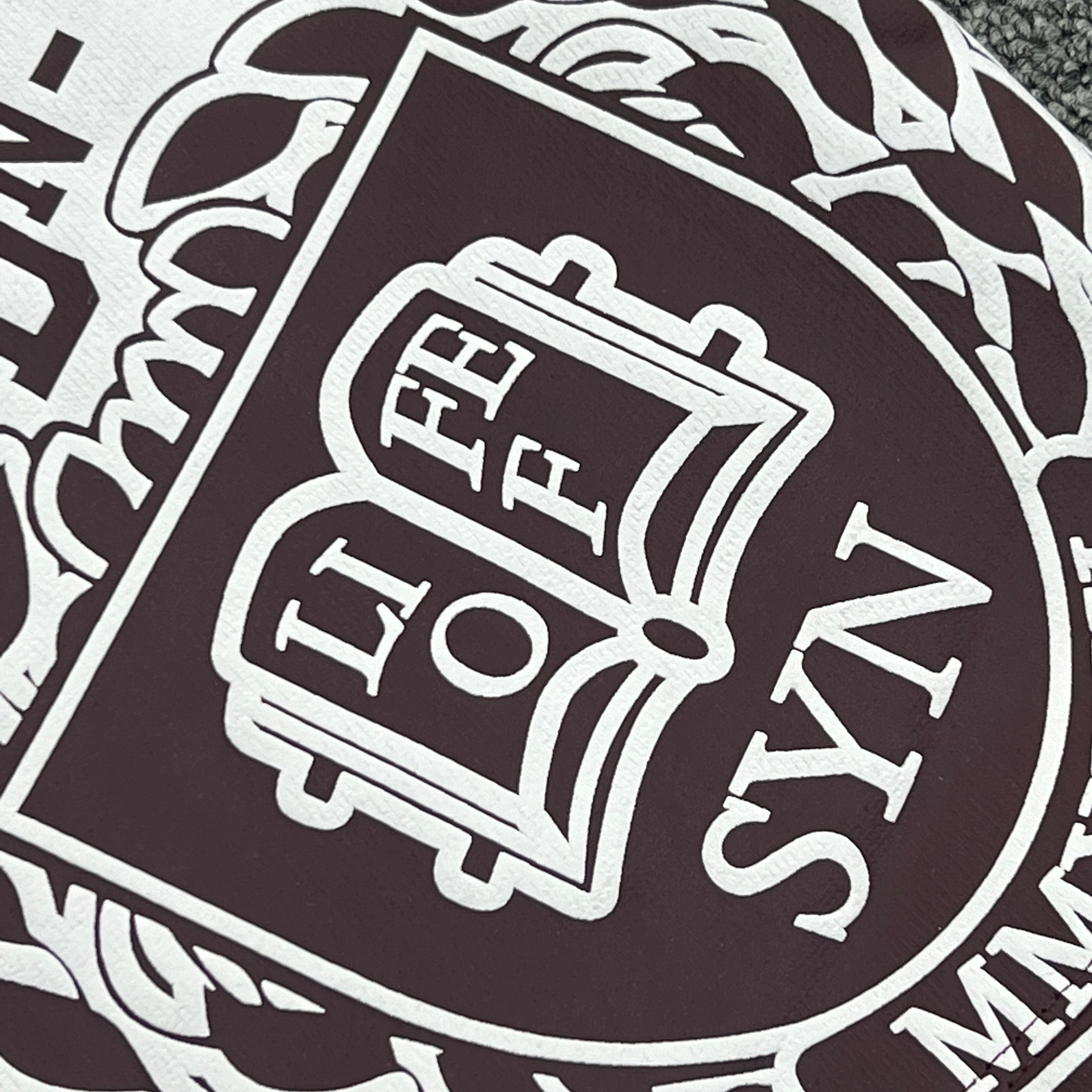 SYNA VARSITY CREW SHORT- MAROON