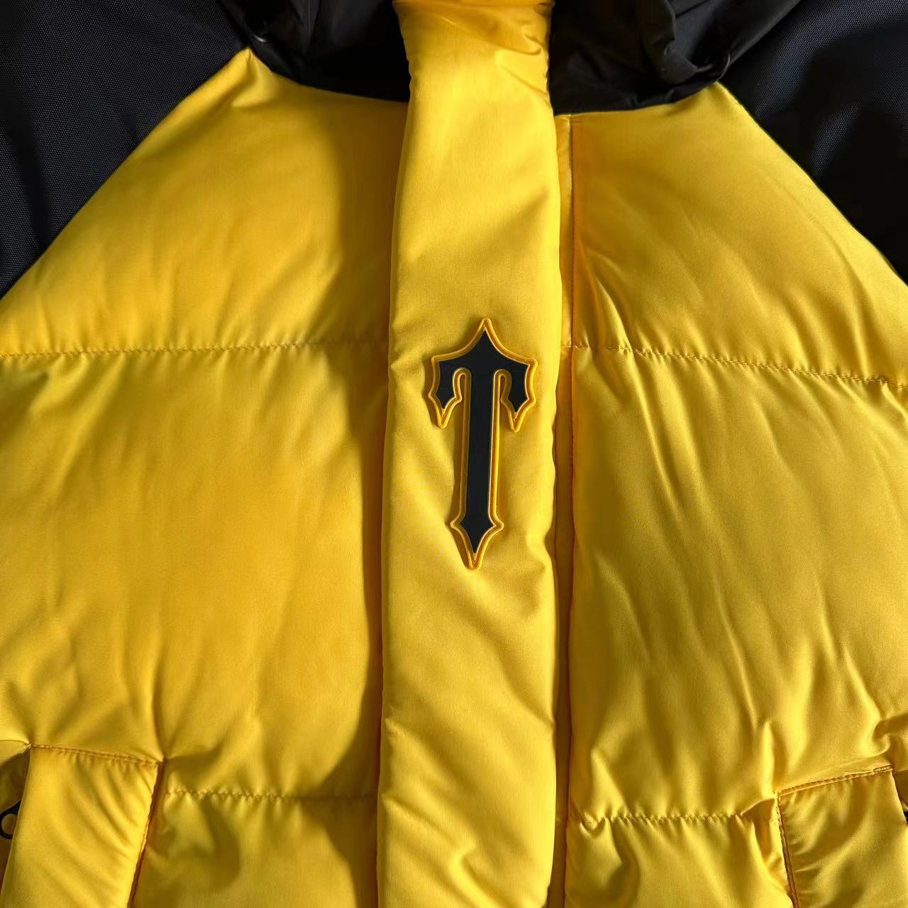 TRAPSTAR IRONGATE HOODED PUFFER 2.0 JACKET - BLACK/YELLOW