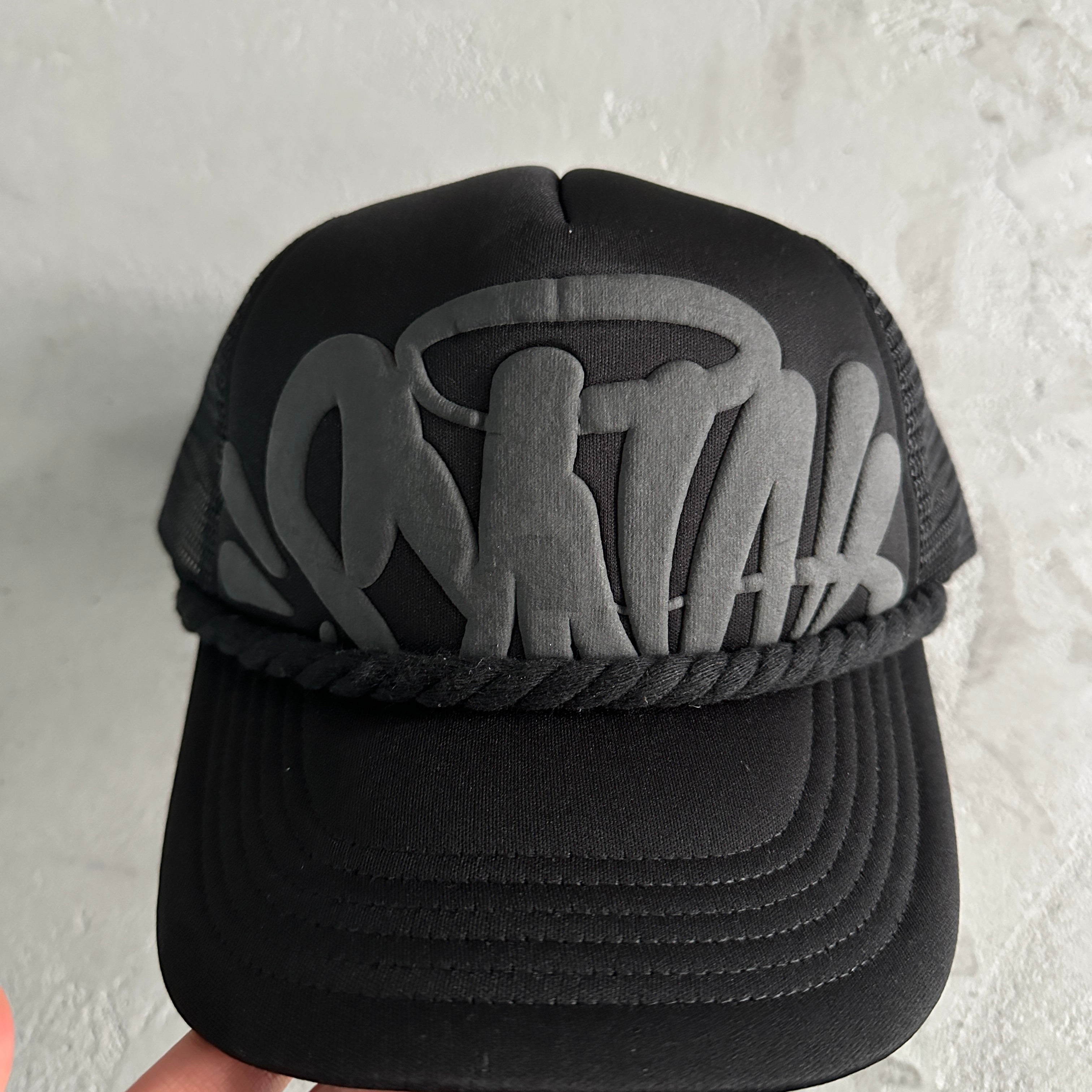 SYNA TRUCKER CAP [BLACK]
