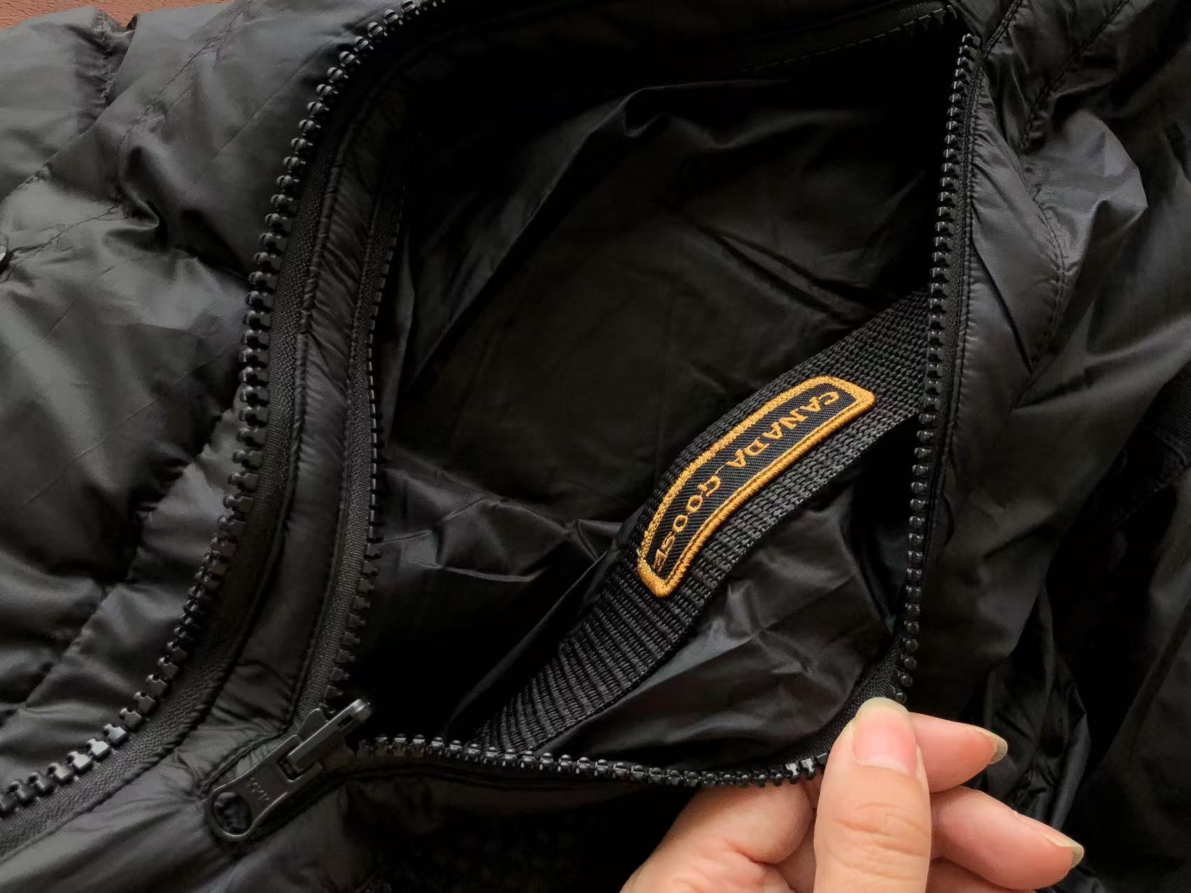 CANADA GOOSE BLACK SHINY PUFFER