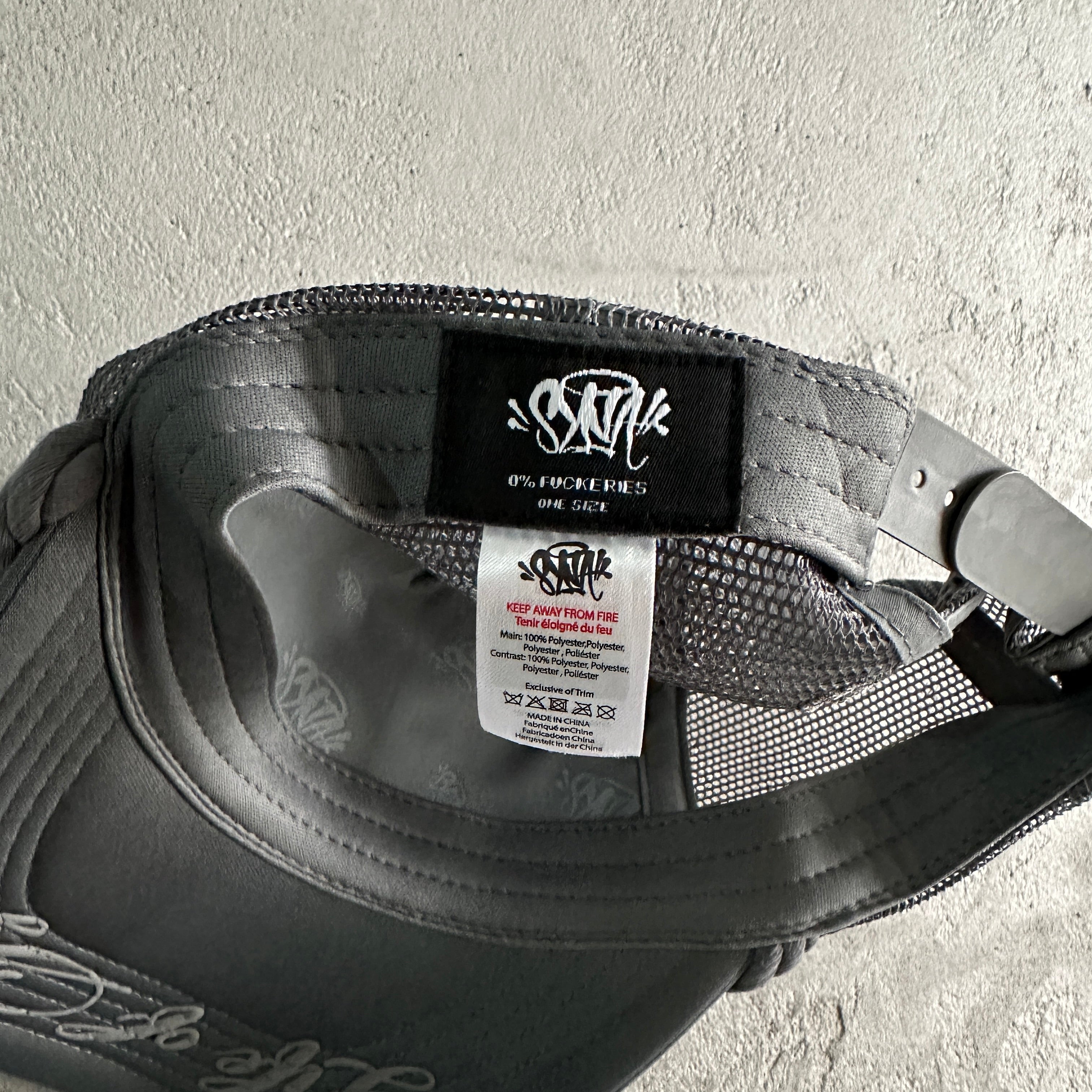 SYNA TRUCKER CAP [GREY]