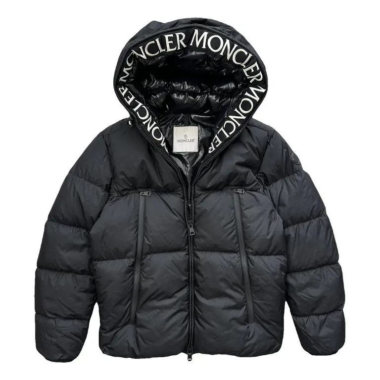 MNCLR Black Puffer - logo hood